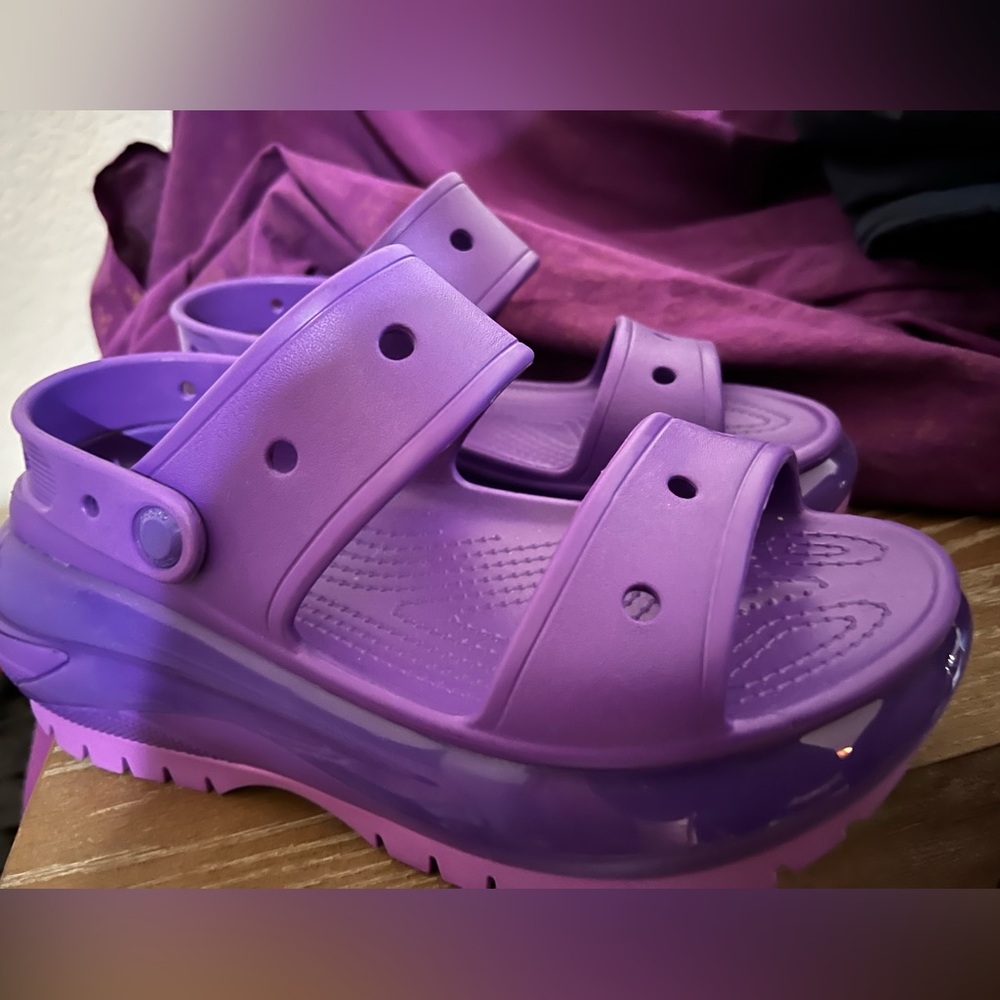 Crocs Mega Crush Platform Mega Sandals Purple, New no Tags attached  W10